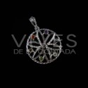 Pendentif Fleur avec minéraux de chakra - Bain d'argent