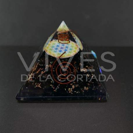 Pyramid of Orgonite Obsidian 7,5x7,5cm