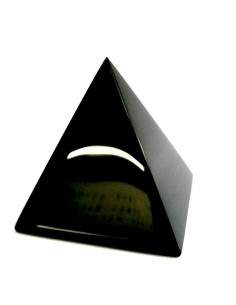 Piramide de Shungite sin pulir pequeña