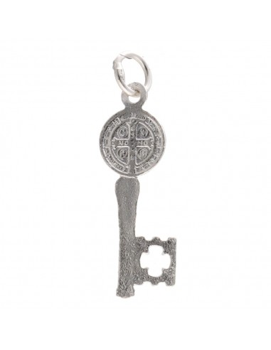 Petit pendentif Clé de Saint Benoît...