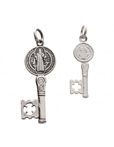 Petit pendentif Clé de Saint Benoît...