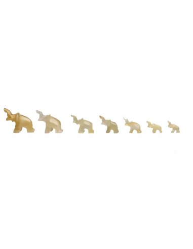 Famille de petits éléphants en calcite