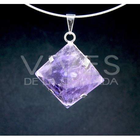 Pendentif Pyramide agrafée Amatsite