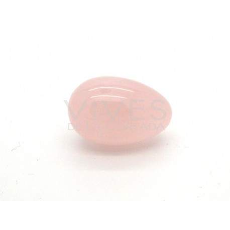 Ovo pequeno de quartzo rosa